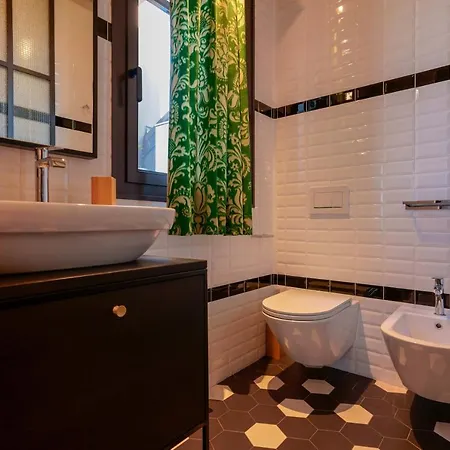 Skyline 1/7 Oda ve Kahvaltı 4*