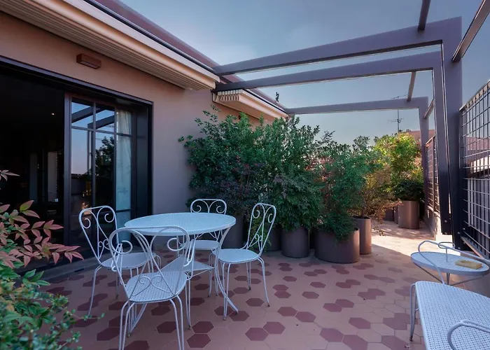 Skyline 1/7 Bed & Breakfast 4*