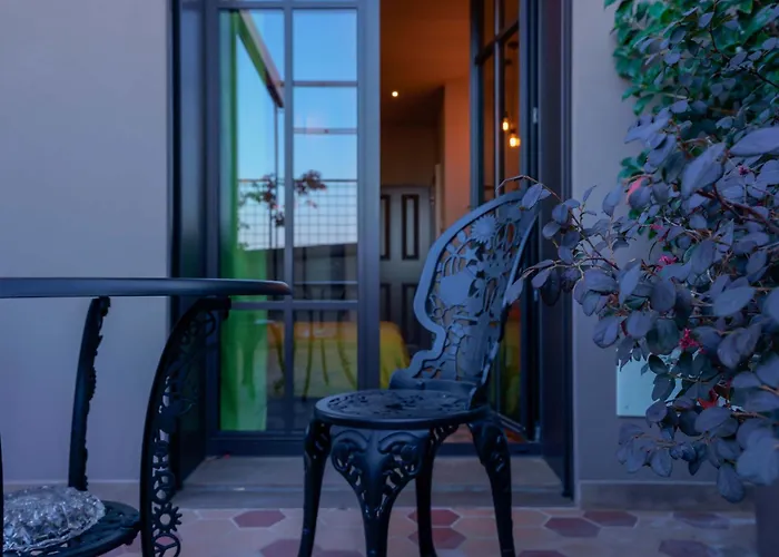 Skyline 1/7 Bed & Breakfast 4*