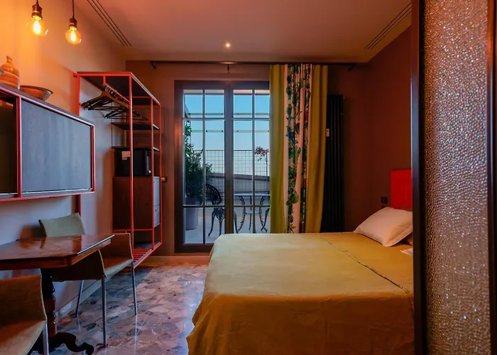 Skyline 1/7 Bed & Breakfast 4*