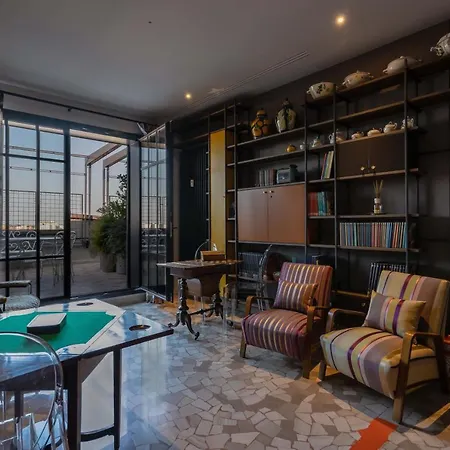 לינה וארוחת בוקר Skyline 1/7 4*