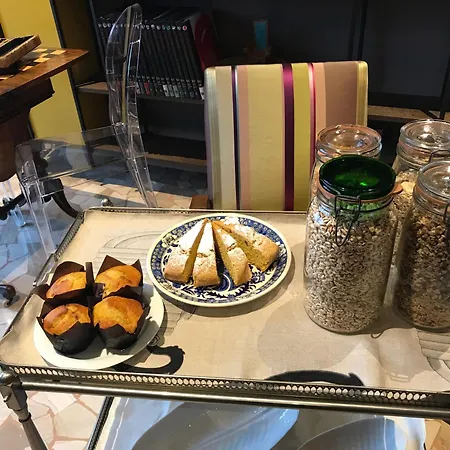 לינה וארוחת בוקר Skyline 1/7