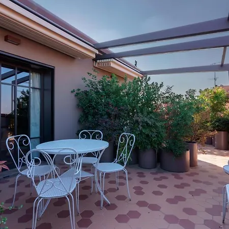 Skyline 1/7 Bed & Breakfast 4*