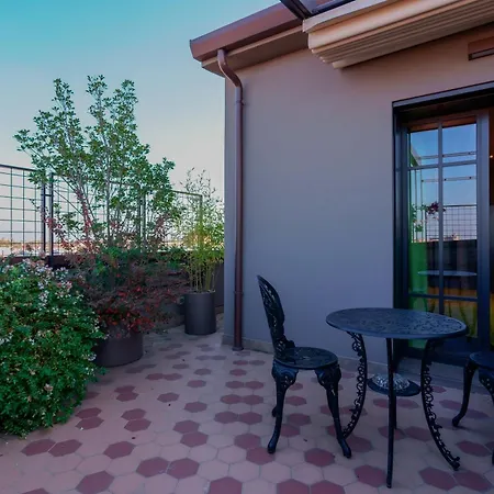 Nocleg ze śniadaniem Skyline 1/7 4*