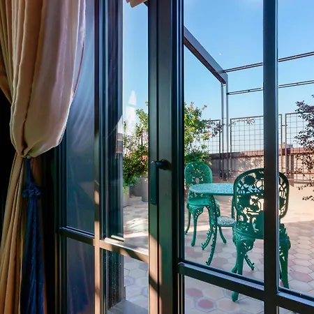 Skyline 1/7 Bed & Breakfast 4*