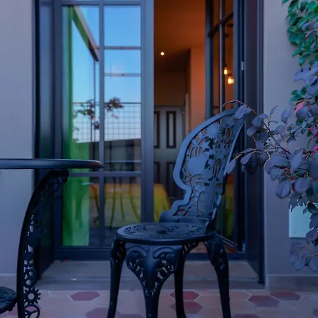 Skyline 1/7 Bed & Breakfast 4*